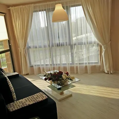 Лукс Двустаен Apartament *